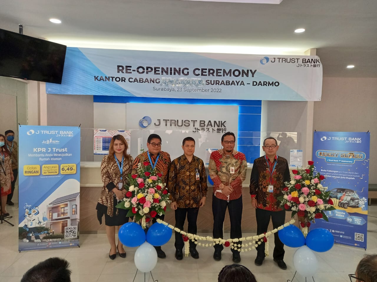 Celebration of the Opening of Surabaya Darmo J Trust Bank Branch Office