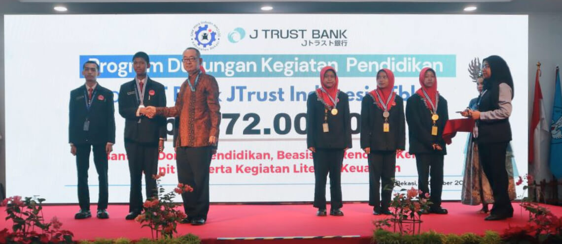 Dukung Pendidikan Vokasi, J Trust Bank Berikan Bantuan Pendidikan Kepada SMK Mitra Industri MM2100